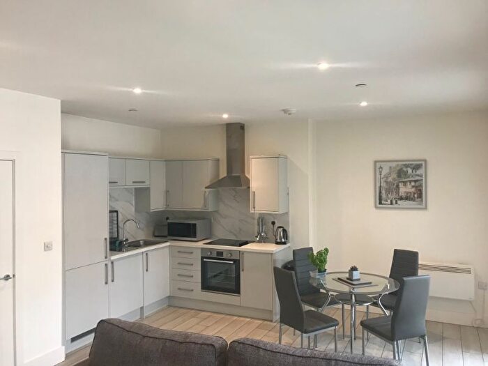 1 Bedroom Flat To Rent In The Kingsway, Swansea, SA1