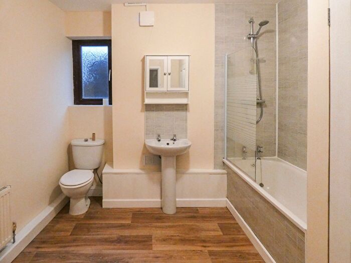 1 Bedroom Flat To Rent In Dyffryn Road, Taibach, SA13