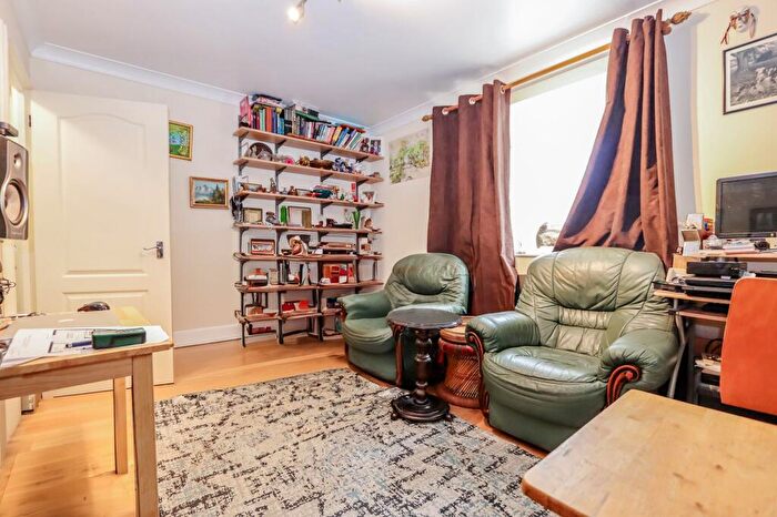 Studio To Rent In Magpie Close, Enfield, EN1