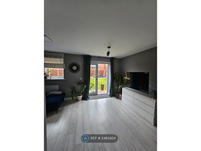 3 Bedroom Semi-Detached House To Rent In Mary Street, Heywood, OL10