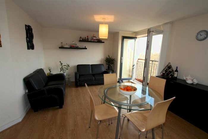 2 Bedroom Flat To Rent In Melville Street, Salford M3