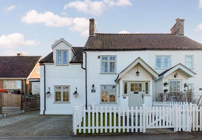 3 Bedroom Cottage For Sale In Lower Street, Salhouse, NR13