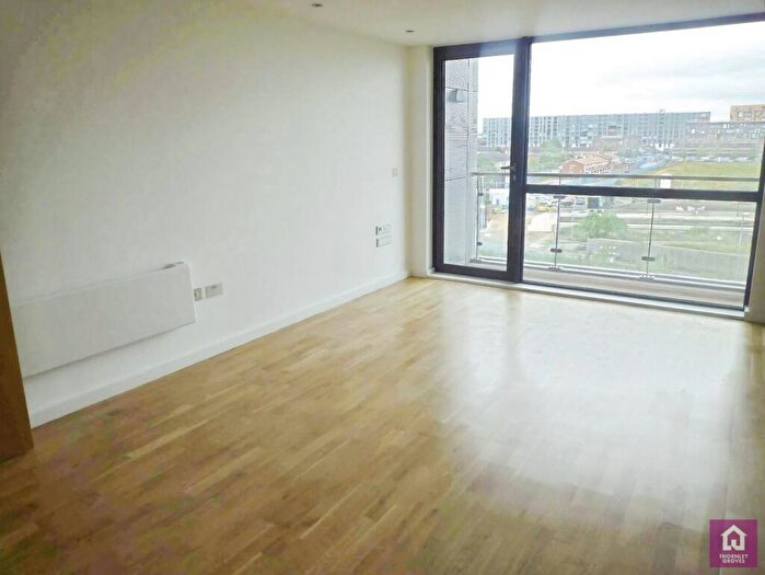 2 Bedroom Flat To Rent In Flint Glass Wharf, Radium Street, Ancoats, Manchester, M4
