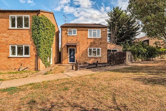 3 Bedroom Detached House For Sale In Aysgarth Park, Maidenhead, SL6