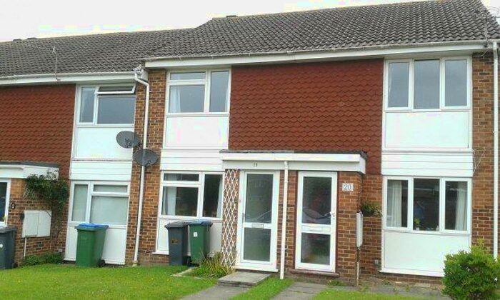 2 Bedroom House To Rent In Barnsnap Close, Horsham, RH12