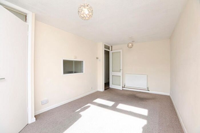 2 Bedroom Bungalow For Sale In Stanhope Avenue, Sittingbourne, Kent, ME10
