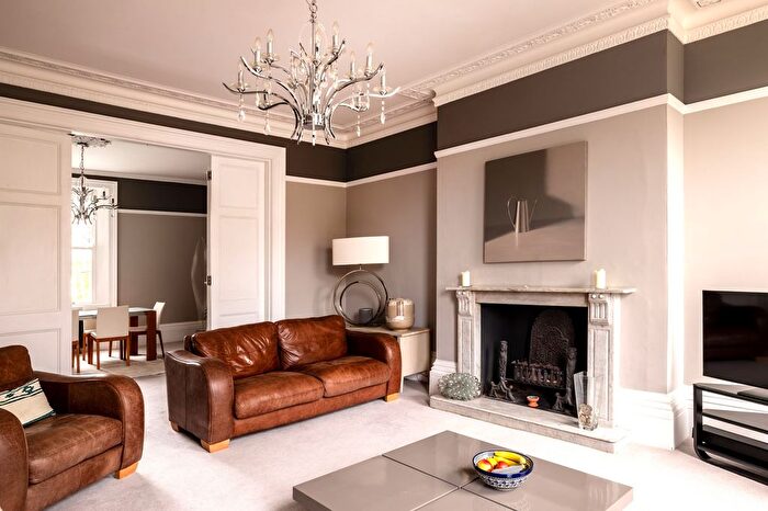 4 Bedroom Maisonette For Sale In Montpelier Crescent, Brighton, BN1