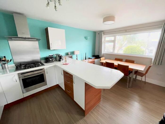 3 Bedroom Flat For Sale In Headland Road, Carbis Bay, St. Ives TR26