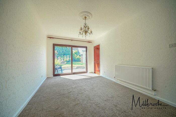 3 Bedroom Semi-Detached House To Rent In Glendale Road, Mosley Common, Manchester, M28