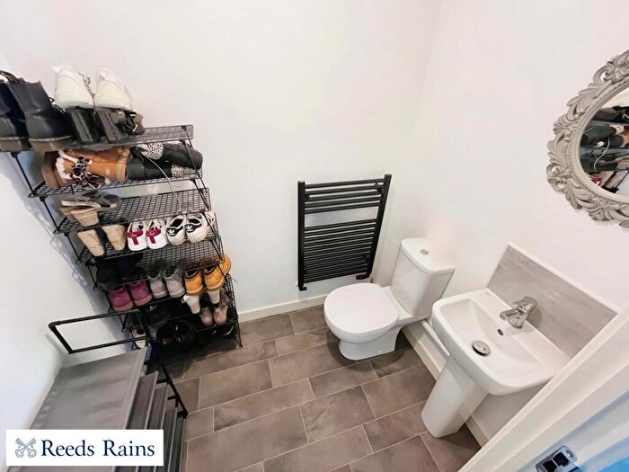 1 Bedroom Garage / Parking To Rent In Rosemary Hill, Newcastle, Staffordshire, ST5