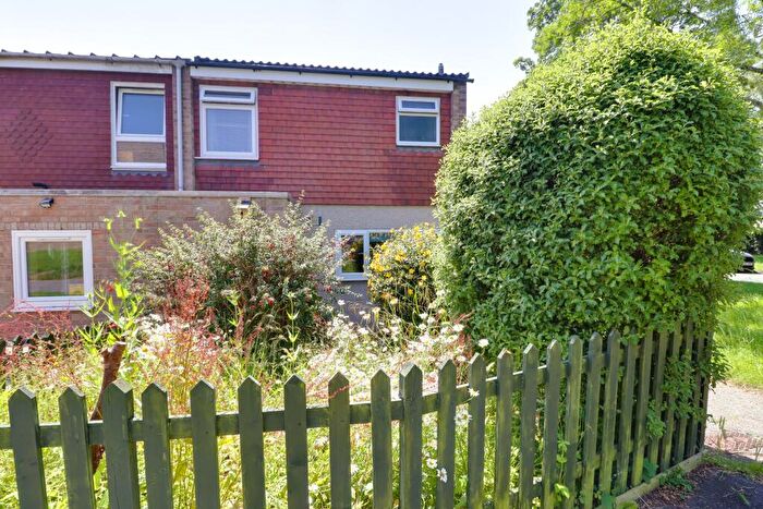 3 Bedroom End Of Terrace House For Sale In Curlew Gardens, Waterlooville, PO8