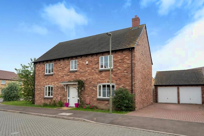 4 Bedroom Detached House To Rent In Sutton Courtenay, Oxfordshire, OX14