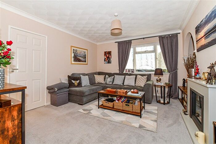 4 Bedroom Semi Detached House For Sale In Hartley Road, Cranbrook, Kent, TN17