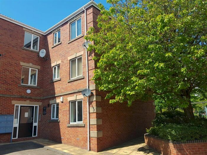 2 Bedroom Flat To Rent In Galleon Court, Hull, HU9