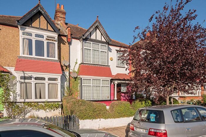 4 Bedroom Property For Sale In Strathbrook Road, Streatham Common, London, SW16