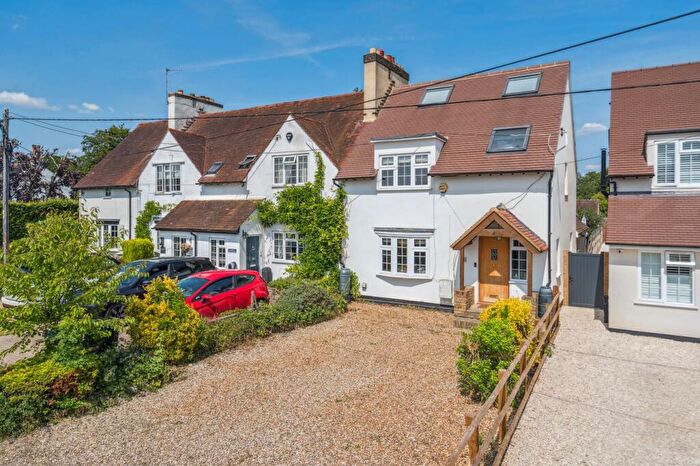 4 Bedroom Semi-Detached House For Sale In Roberts Lane, Chalfont St Peter, Gerrards Cross, SL9