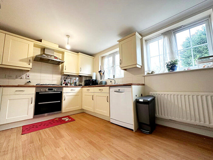 3 Bedroom Town House To Rent In Tregony Road, Orpington, BR6