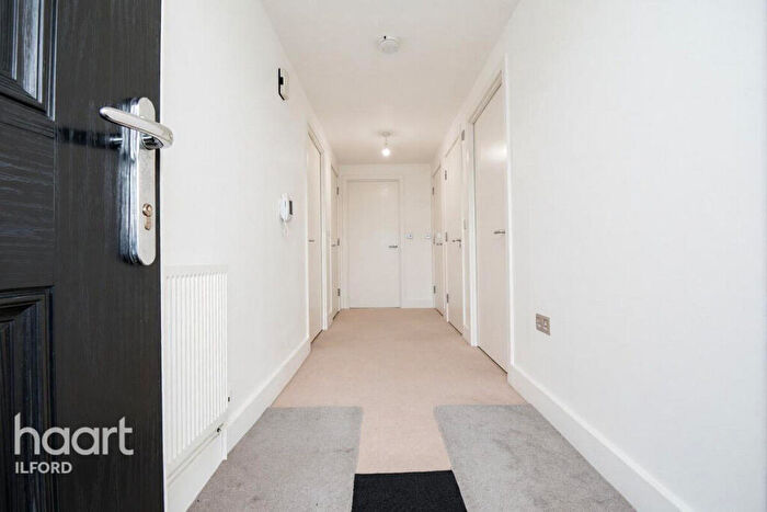 2 Bedroom Apartment To Rent In Trevor Roper Close, Ilford, IG1