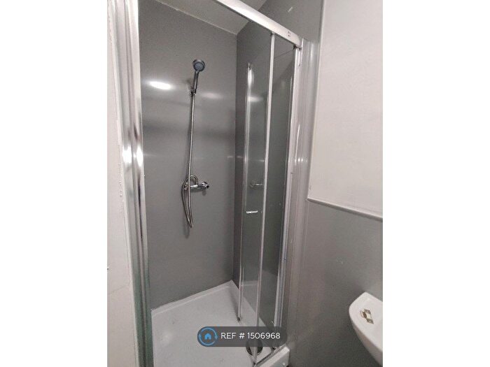 5 Bedroom Terraced House To Rent In Feenan Highway, Tilbury, RM18