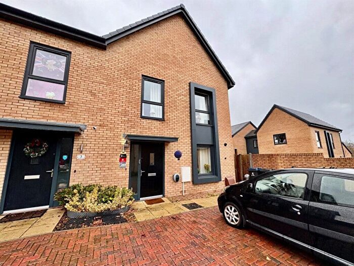 3 Bedroom Semi-Detached House For Sale In Penrith Croft, Birmingham, West Midlands, B32