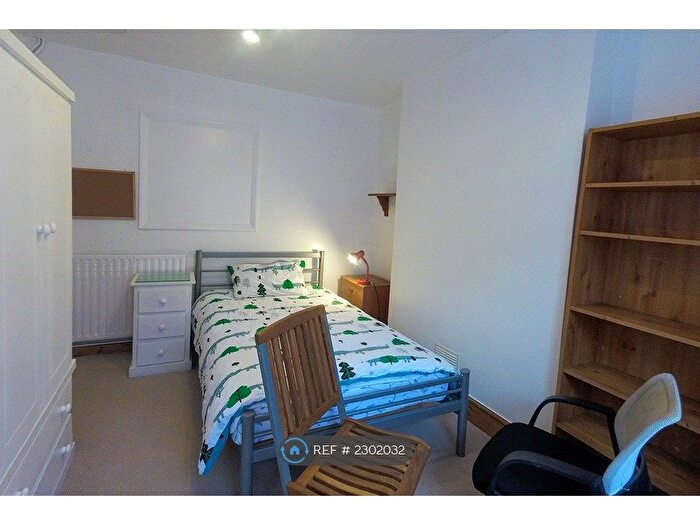 4 Bedroom End Of Terrace House To Rent In Queens Park Road, Brighton, BN2