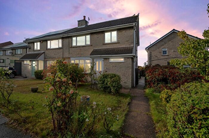 3 Bedroom Semi-Detached House For Sale In Ruthyn Avenue, Barlborough, Chesterfield, Derbyshire, S43