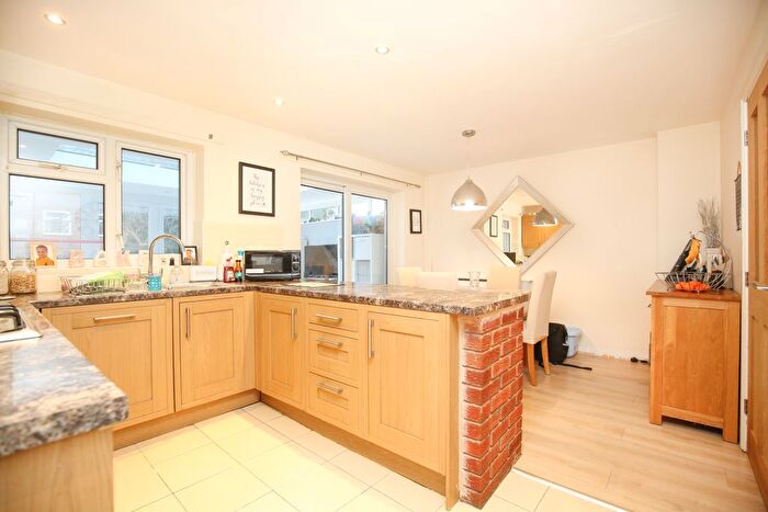 4 Bedroom Detached House For Sale In Loughshaw, Wilnecote, Tamworth, B77
