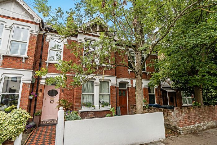 1 Bedroom Flat For Sale In Mill Hill Road, Acton, London, W3