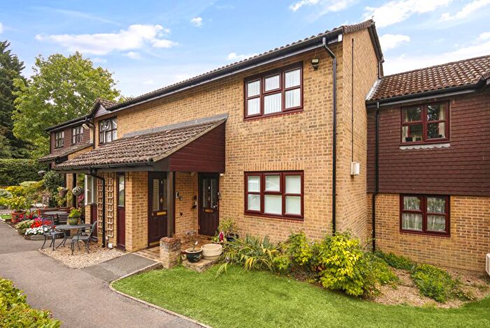 1 Bedroom Maisonette For Sale In Beechcroft Court, Bracknell, RG12