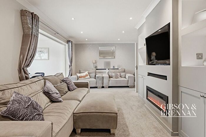 3 Bedroom End Of Terrace House For Sale In Quendon Road, Basildon, SS14