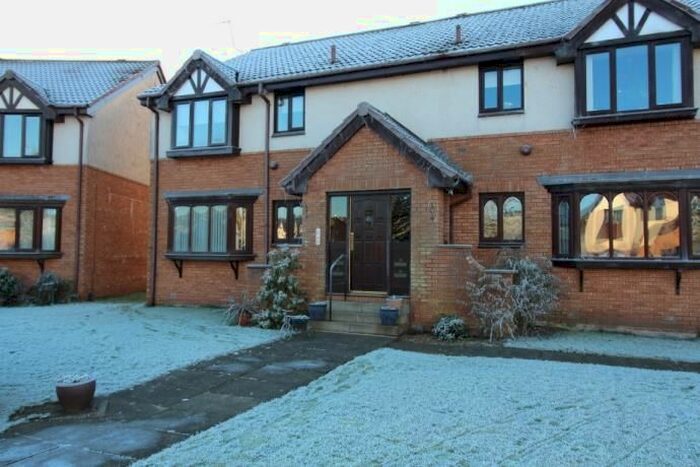 2 Bedroom Flat To Rent In Nursery Lane, Kilmacolm, PA13