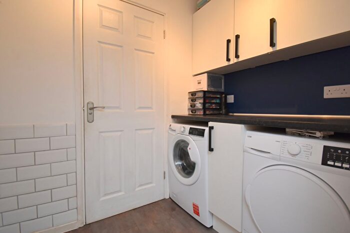 3 Bedroom End Of Terrace House For Sale In Hazel Walk, Biggleswade, SG18