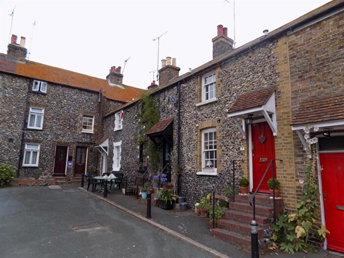 2 Bedroom Cottage To Rent In Church Square, Broadstairs, CT10