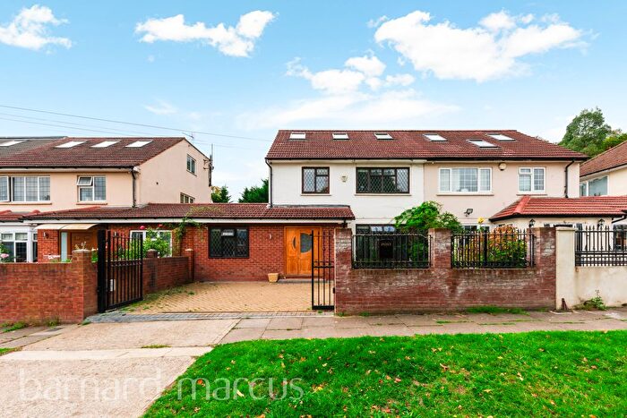 4 Bedroom Semi-detached House To Rent In Bowness Crescent, London, SW15