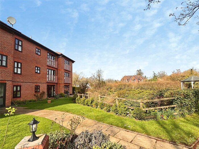 1 Bedroom Flat For Sale In Overton, Basingstoke, Hampshire, RG25