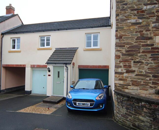 2 Bedroom Coach House For Sale In Honeysuckle Gardens, Launceston, PL15