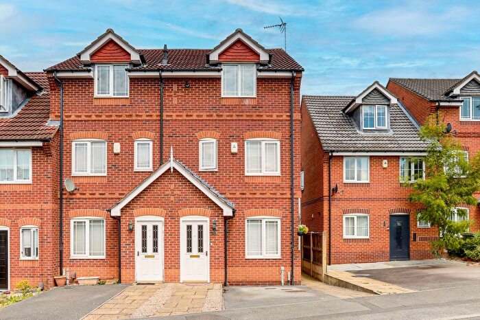 3 Bedroom End Of Terrace House For Sale In Forest Avenue, Mansfield, NG18