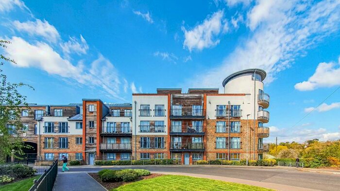 2 Bedroom Flat To Rent In The Waterfront, Hertford, SG14