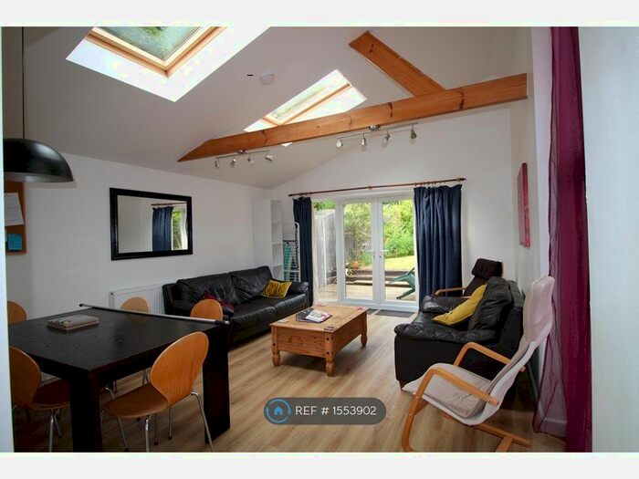 6 Bedroom Semi-Detached House To Rent In Coniston Close, Norwich, NR5