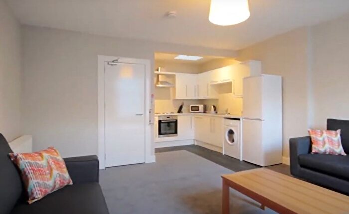 4 Bedroom Flat To Rent In , Union Street, City Centre, Dundee, DD1