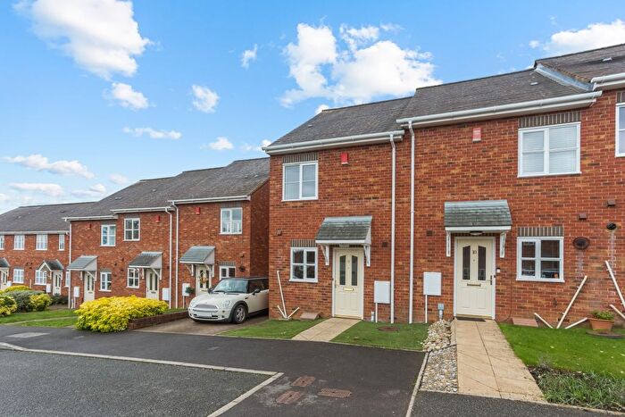 3 Bedroom Town House To Rent In Dickinsons Field, Harpenden, AL5