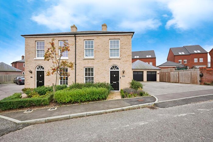 3 Bedroom Semi Detached House For Sale In Gannet Grove, Whitfield, CT16