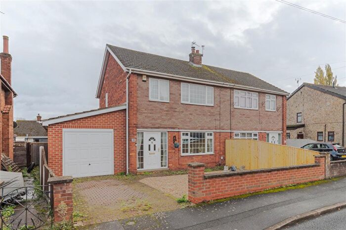 3 Bedroom Semi Detached House For Sale In St. Johns Road, Scunthorpe, DN16