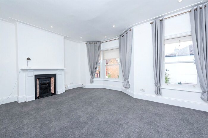 2 Bedroom Flat To Rent In Goodrich Road, London, SE22