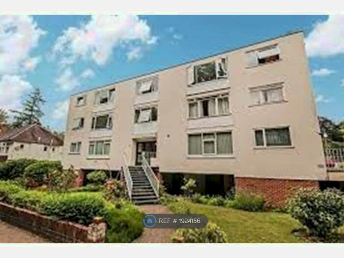 3 Bedroom Flat To Rent In Garden Court, Bournemouth, BH4