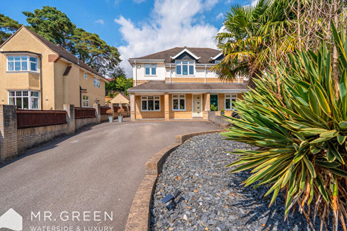 4 Bedroom Semi-Detached House For Sale In Queens Park Avenue, Queens Park., BH8