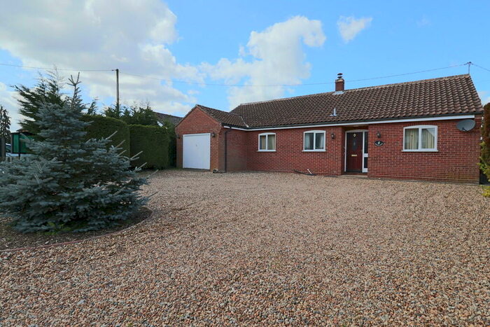 4 Bedroom Detached Bungalow For Sale In The Street, Hardwick, NR15