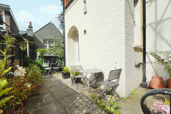 3 Bedroom Apartment To Rent In Park Walk, London, SW10