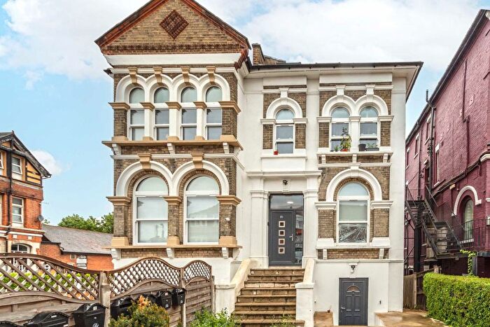 1 Bedroom Studio To Rent In Lampton Road, Hounslow, TW3