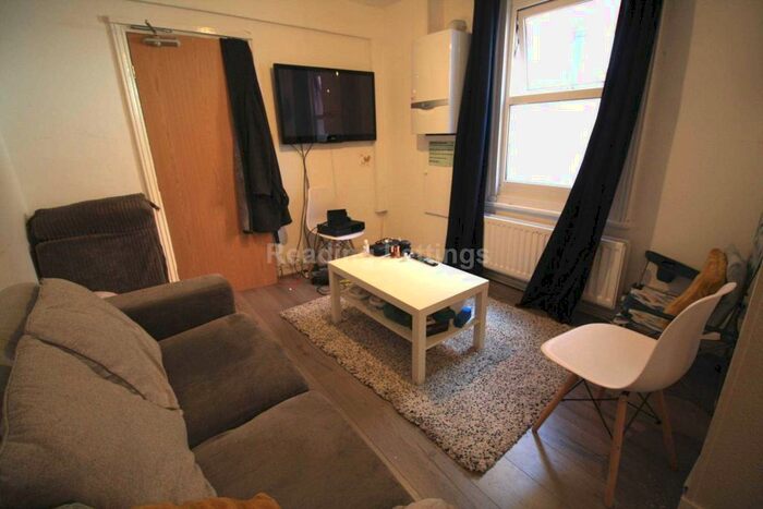 7 Bedroom Terraced House To Rent In Palmer Park Avenue, Reading, RG6